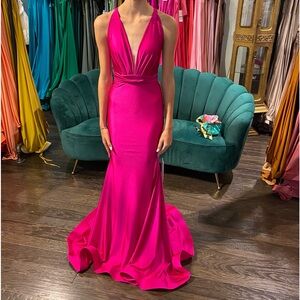 Prom dress worn once. Condition: like new